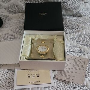 ❤️ Mikimoto Gold and White Desk Clock